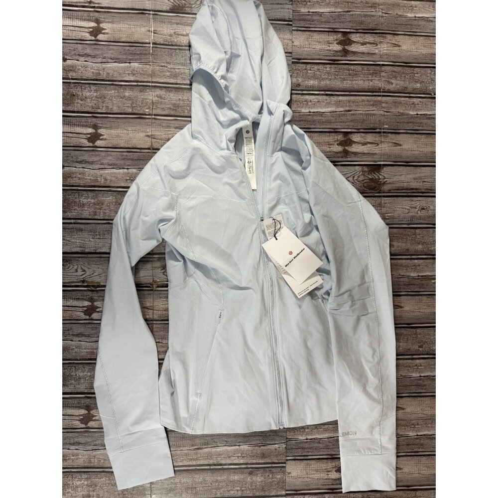 Lululemon Mist Over Windbreaker jacket color STRH Light Blue Size 8 $128